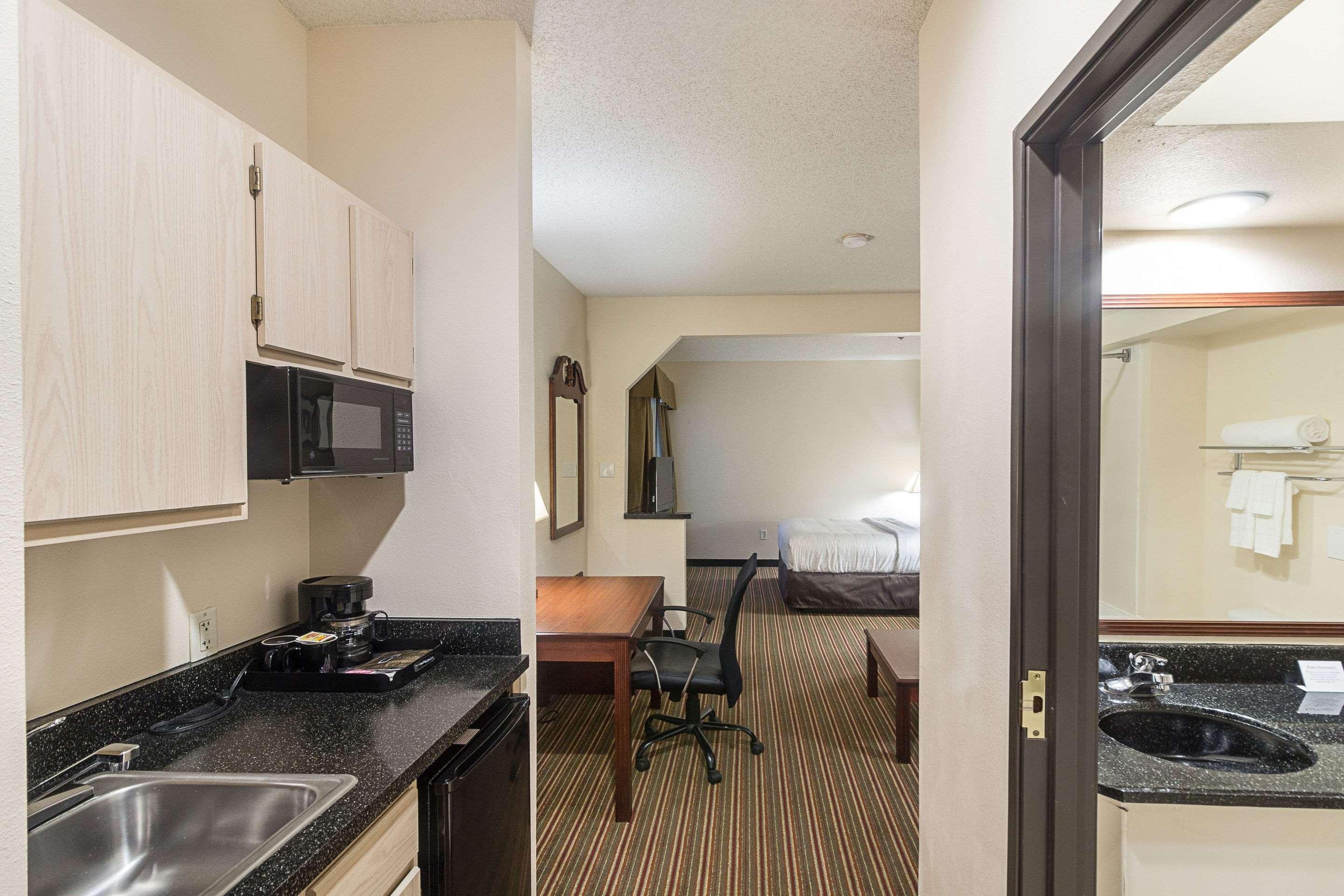Quality Inn & Suites West Chase Х'юстон Екстер'єр фото