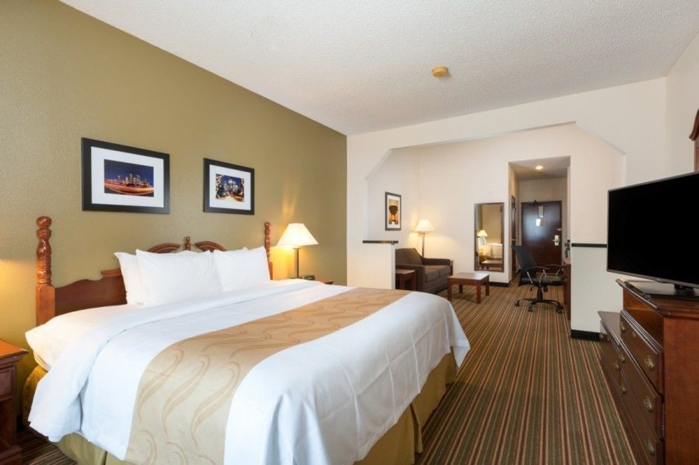 Quality Inn & Suites West Chase Х'юстон Екстер'єр фото