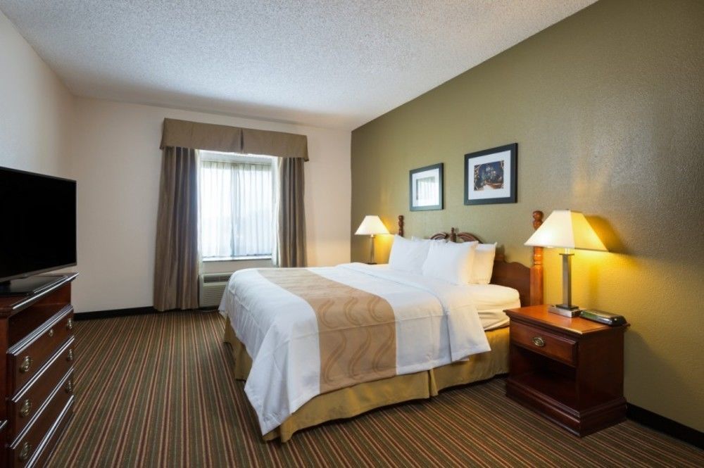 Quality Inn & Suites West Chase Х'юстон Екстер'єр фото