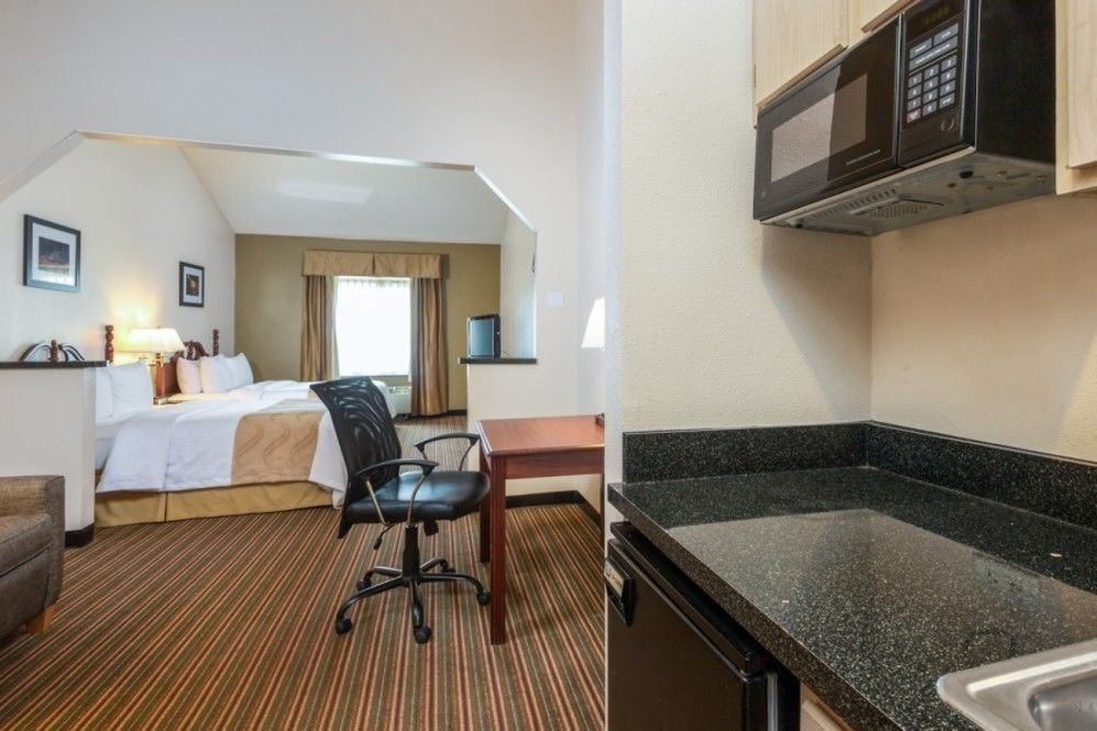 Quality Inn & Suites West Chase Х'юстон Екстер'єр фото