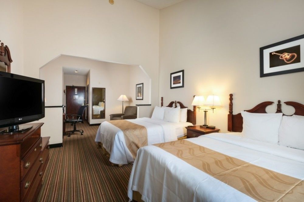 Quality Inn & Suites West Chase Х'юстон Екстер'єр фото